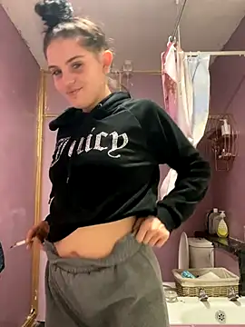 Camwithchlox online show from 10.21.25