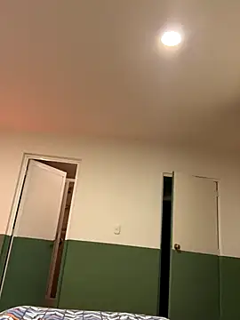 Snapshot of Yunjieusa_66 chatting on 09.18.25 Yunjieusa 66 online show from 09.18.25