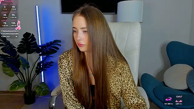 Snapshot of Sweet__Amily chatting on 10.03.25 Sweet Amily online show from 10.03.25