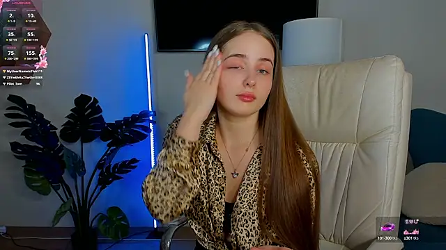 Snapshot of Sweet__Amily chatting on 10.06.25 Sweet Amily online show from 10.06.25