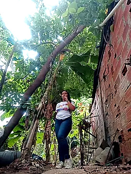 Snapshot of girlpee chatting on 10.09.25 girlpee online show from 10.09.25