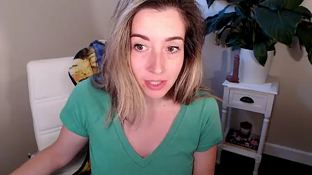 SuggestiveBehavior online show from 10.10.25