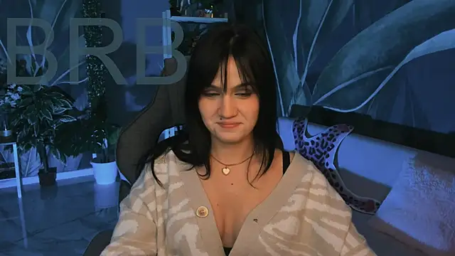 Snapshot of MonicaFarmer chatting on 10.29.25 MonicaFarmer online show from 10.29.25