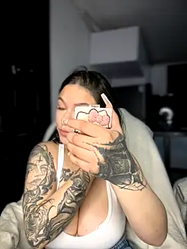 Snapshot of Megaan__More chatting on 10.25.25 Megaan More online show from 10.25.25