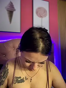 Snapshot of Megaan__More chatting on 11.09.25 Megaan More online show from 11.09.25