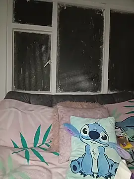 Snapshot of sweetdubros2 chatting on 10.17.25 sweetdubros2 online show from 10.17.25