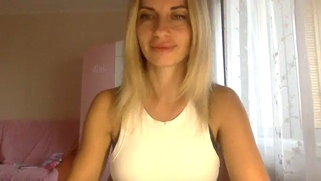 Snapshot of KarelliaStar chatting on 10.01.25 KarelliaStar online show from 10.01.25