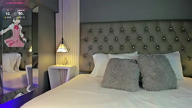 LunaBloomn online show from 10.29.25