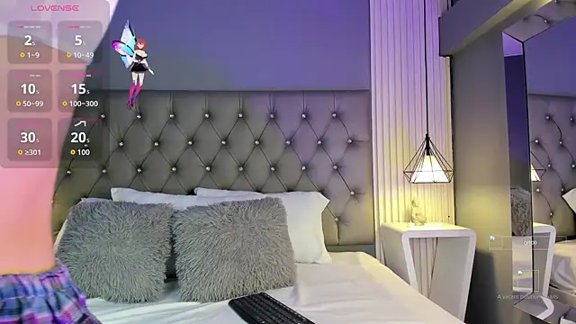 LunaBloomn online show from 11.05.25