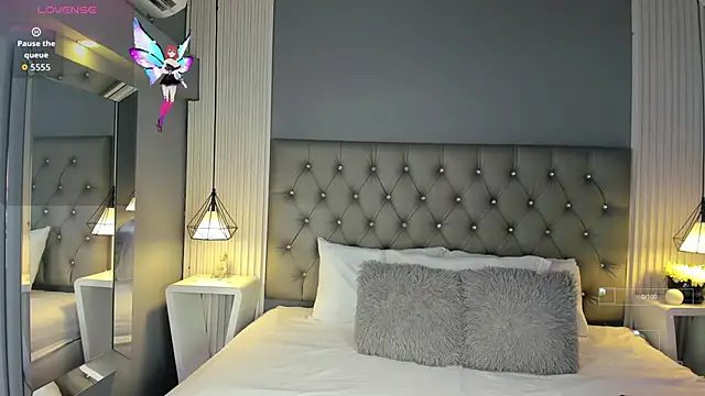 LunaBloomn online show from 11.09.25