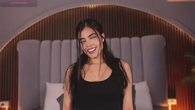 Snapshot of Isabellax21 chatting on 05.30.26 Isabellax21 online show from 05.30.26