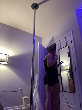 Snapshot of AllesandraLove chatting on 10.07.25 AllesandraLove online show from 10.07.25