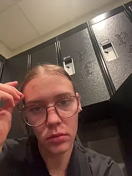 Snapshot of AllesandraLove chatting on 11.10.25 AllesandraLove online show from 11.10.25