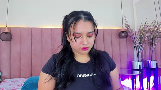 Snapshot of IvannaaVega chatting on 10.12.25 IvannaaVega online show from 10.12.25