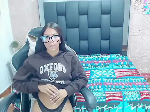 Snapshot of Tinita_ chatting on 09.25.25 Tinita online show from 09.25.25