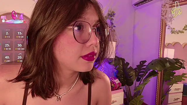 Snapshot of Lauuu2007 chatting on 02.17.26 Lauuu2007 online show from 02.17.26