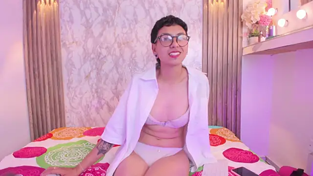 Tomie Lee online show from 09.16.25