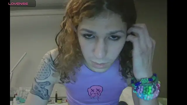 Snapshot of cuddlyavenue chatting on 10.02.25 cuddlyavenue online show from 10.02.25