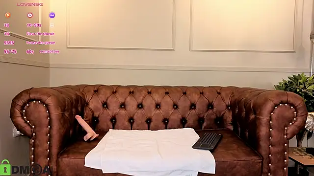 Snapshot of ArielBlossom___ chatting on 09.13.25 ArielBlossom online show from 09.13.25