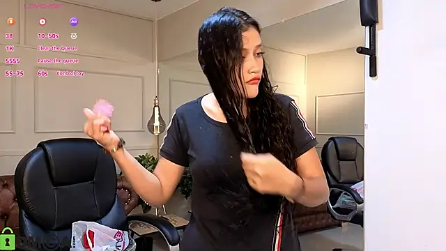 Snapshot of ArielBlossom___ chatting on 09.18.25 ArielBlossom online show from 09.18.25