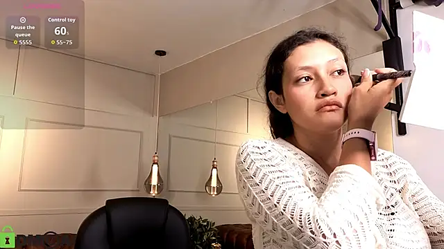 Snapshot of ArielBlossom___ chatting on 10.09.25 ArielBlossom online show from 10.09.25