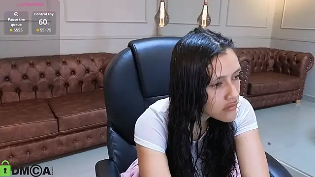 Snapshot of ArielBlossom___ chatting on 10.14.25 ArielBlossom online show from 10.14.25