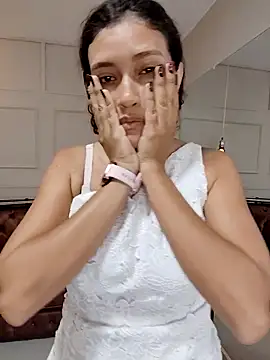 Snapshot of ArielBlossom___ chatting on 10.17.25 ArielBlossom online show from 10.17.25