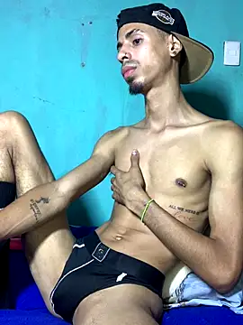 Snapshot of Alexx_1214 chatting on 10.08.25 Alexx 1214 online show from 10.08.25