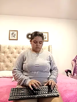 Snapshot of Anabelle_00_ chatting on 10.25.25 Anabelle 00 online show from 10.25.25