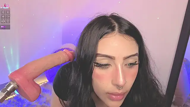 Snapshot of ashlynnlowe_ chatting on 11.15.25 ashlynnlowe online show from 11.15.25