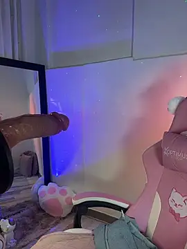 ashlynnlowe  online show from 04.05.26