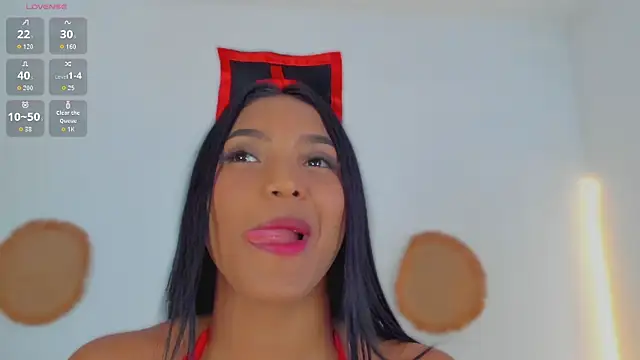 Snapshot of AliisonWells chatting on 09.26.25 AliisonWells online show from 09.26.25