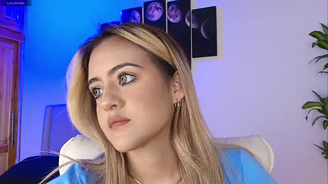 MaryMoon  online show from 10.18.25