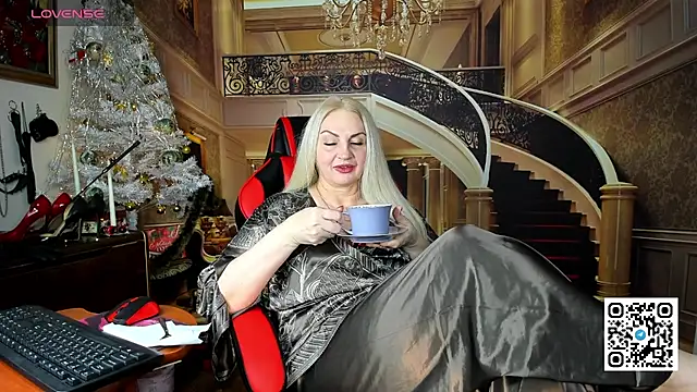 Nina Devillle online show from 01.12.26