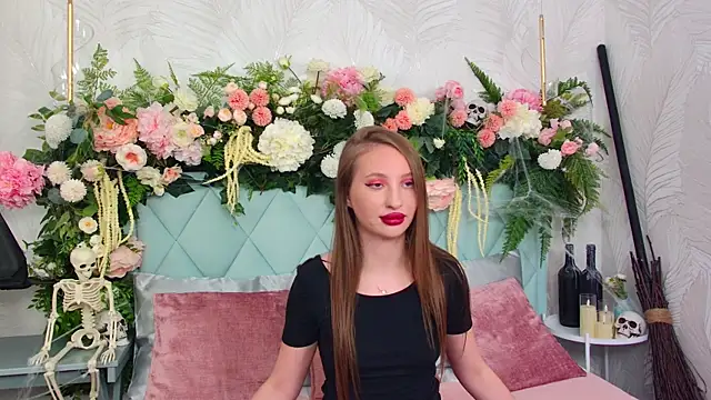 Miranda Scott online show from 11.02.25