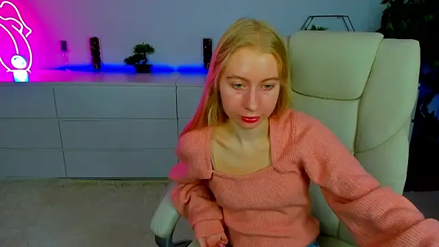 Alina Blonde online show from 10.12.25