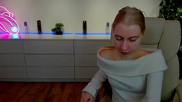 Alina Blonde online show from 11.02.25