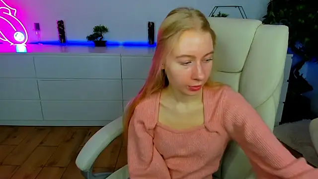 Alina Blonde online show from 11.12.25