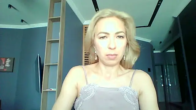 Snapshot of Ivvona chatting on 07.13.26 Ivvona online show from 07.13.26