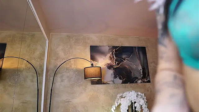 YuliaDesirevska online show from 10.19.25