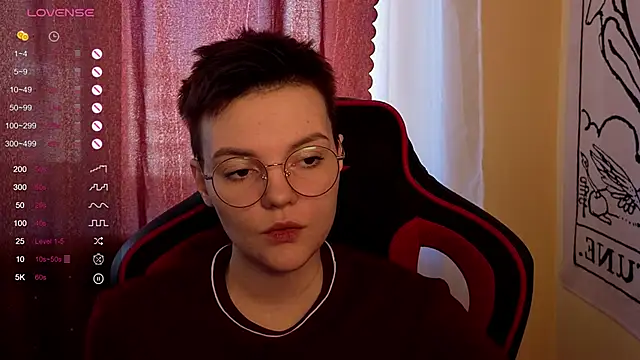 Snapshot of KrisNeal chatting on 10.01.25 KrisNeal online show from 10.01.25