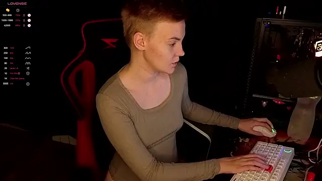 Snapshot of KrisNeal chatting on 10.19.25 KrisNeal online show from 10.19.25