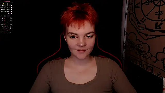 Snapshot of KrisNeal chatting on 11.08.25 KrisNeal online show from 11.08.25