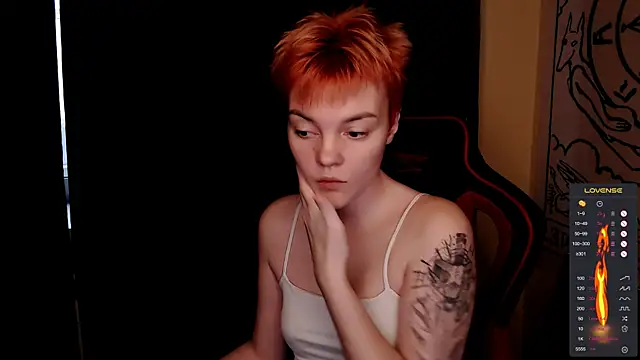 Snapshot of KrisNeal chatting on 11.13.25 KrisNeal online show from 11.13.25