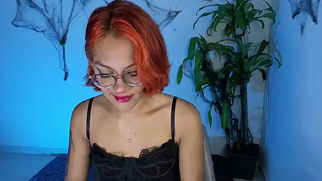 Snapshot of alejandrajade chatting on 10.29.25 alejandrajade online show from 10.29.25