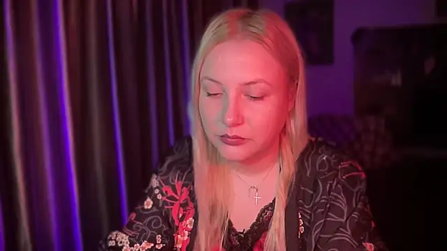 Snapshot of BikiHellena chatting on 12.15.25 BikiHellena online show from 12.15.25