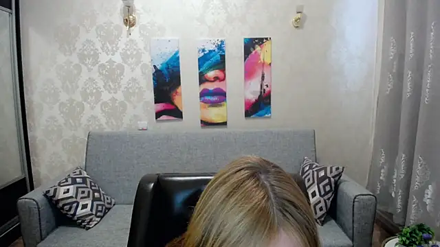 Snapshot of shy_hot_cat chatting on 09.15.25 shy hot cat online show from 09.15.25