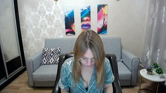 shy hot cat online show from 10.17.25