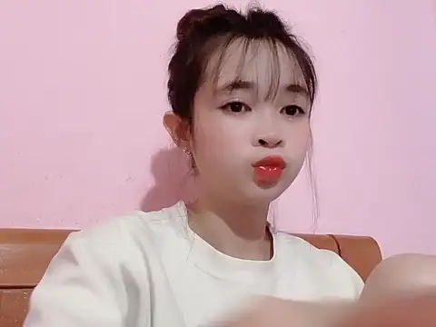 Snapshot of Suna7383 chatting on 09.30.25 Suna7383 online show from 09.30.25