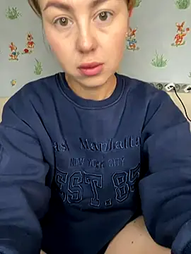 Snapshot of MartaLuna_ chatting on 10.06.25 MartaLuna online show from 10.06.25